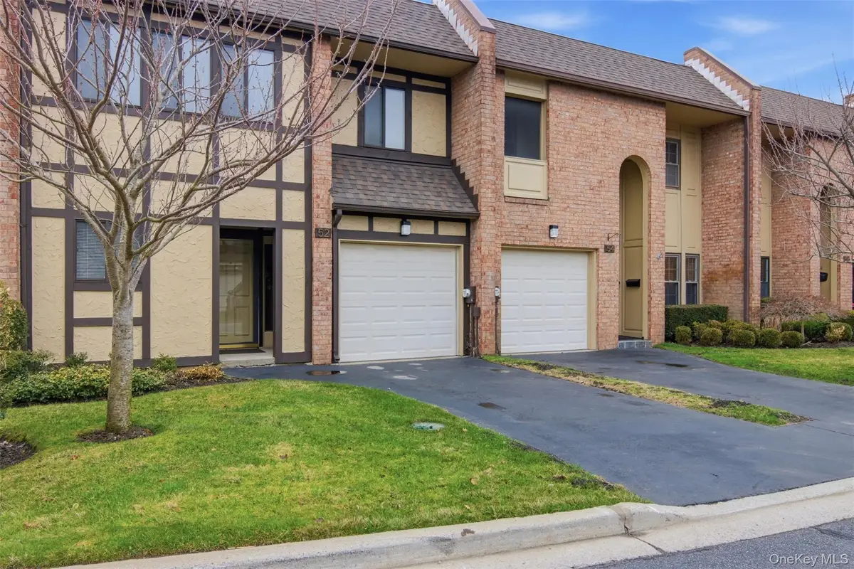 54 Southgate Circle, Massapequa Park, NY 11762 - #1