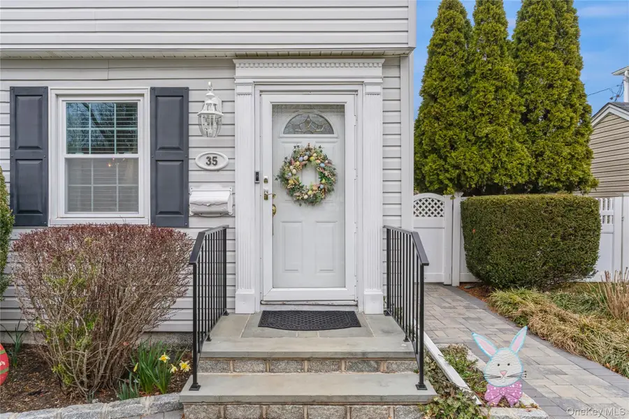 35 Roydon Drive N, North Merrick, NY 11566 - #3