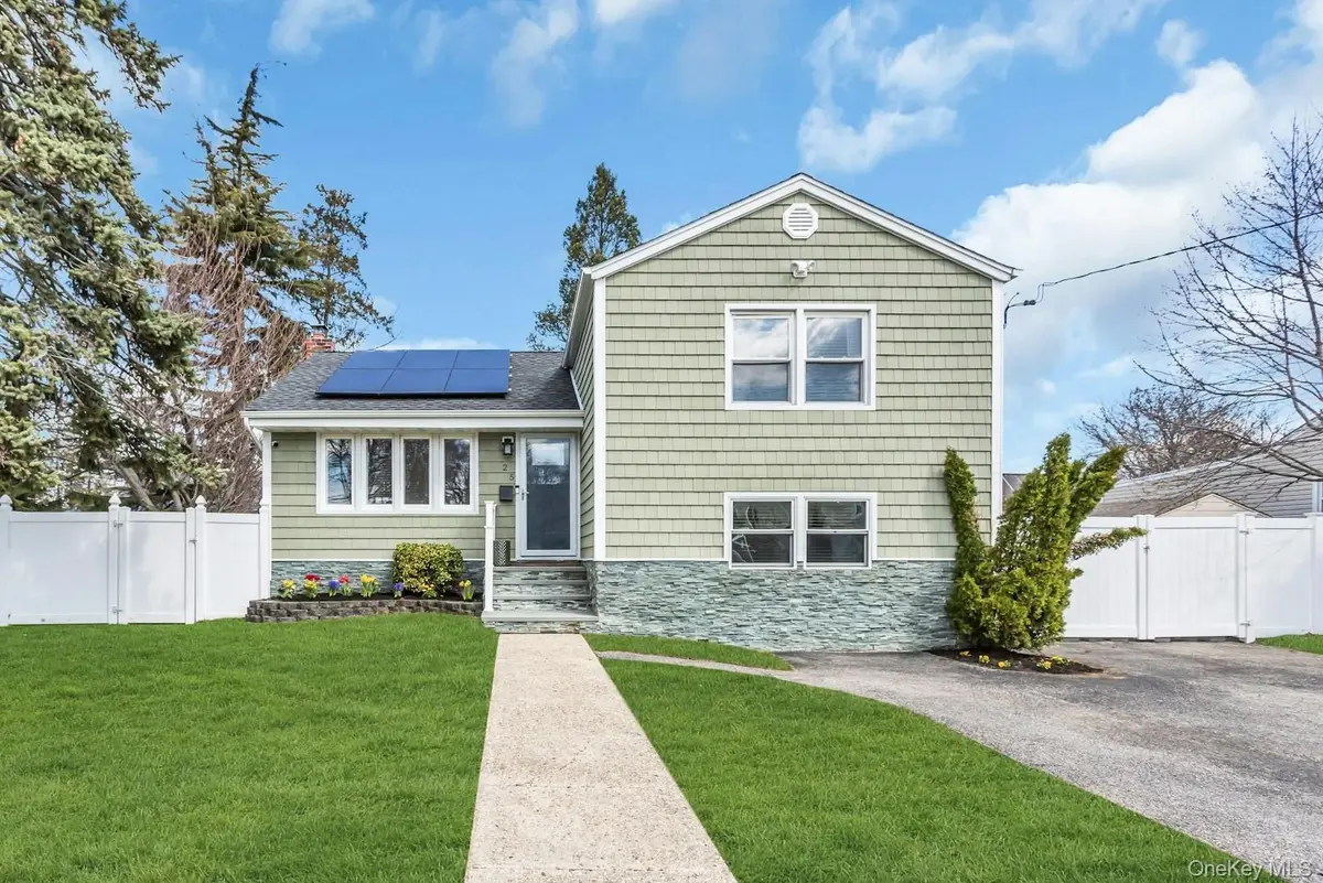 25 Young Street, West Babylon, NY 11704 - #1