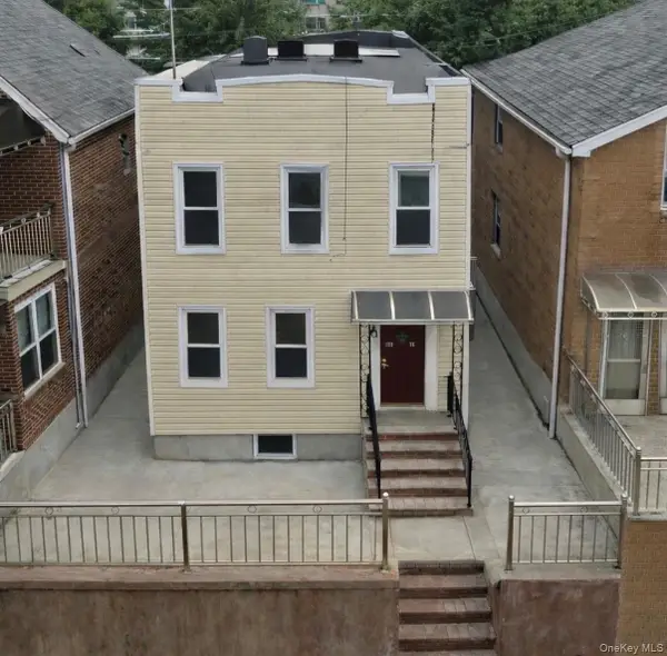 6734 52nd Avenue, Maspeth, NY 11378