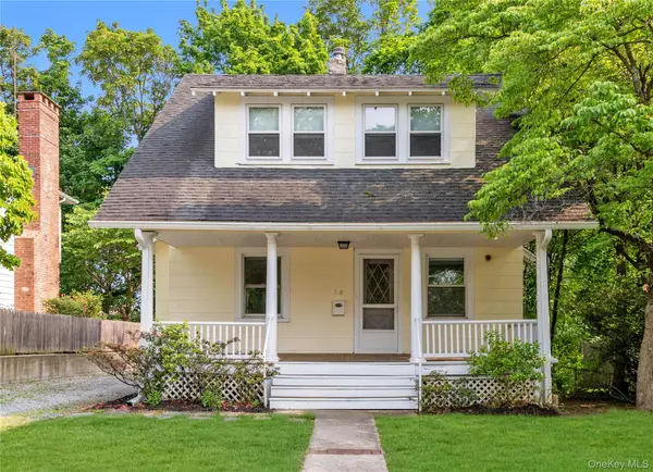 18 Dennis Street, Manhasset, NY 11030