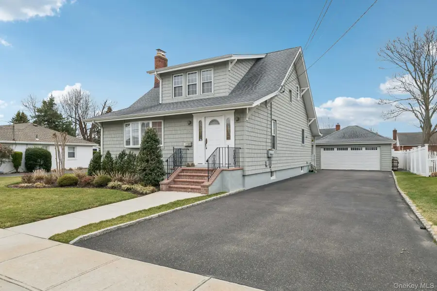 449 S 1st Street, Lindenhurst, NY 11757 - #2