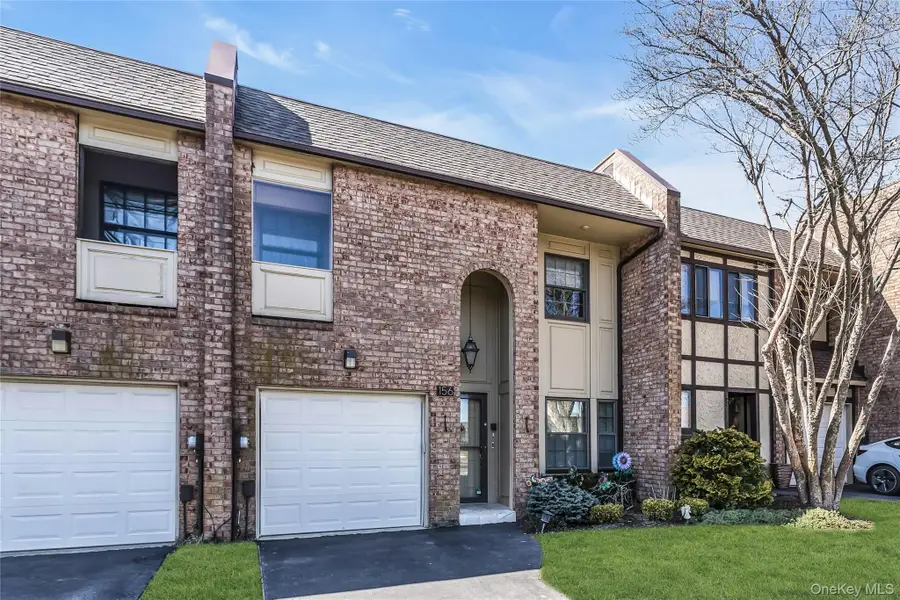 156 Southgate Circle, Massapequa Park, NY 11762 - #2