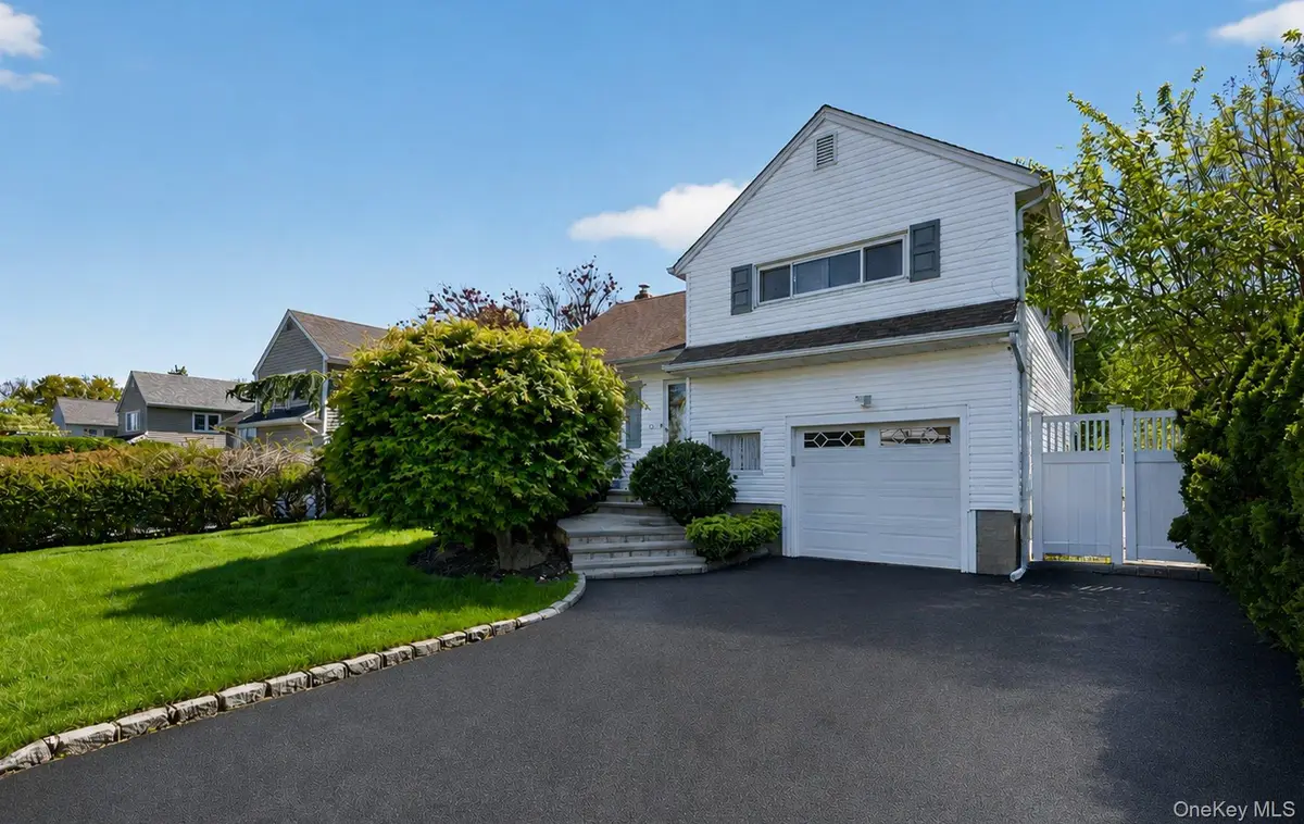 9 Marilyn Boulevard, Plainview, NY 11803 - #1