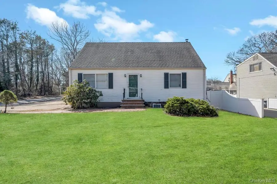 532 Park Avenue, Centereach, NY 11720 - #2