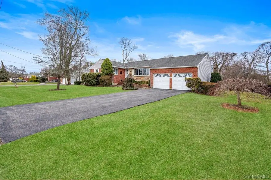 848 Hampshire Road, Bay Shore, NY 11706 - #2