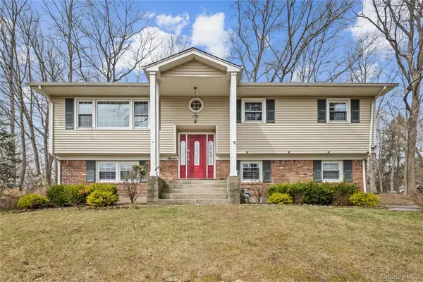 7 Jacqueline Road, Monsey, NY 10952