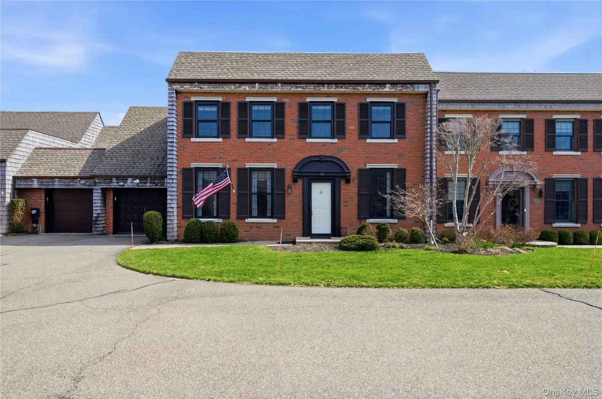 282 Helm Lane, Bay Shore, NY 11706 - #1