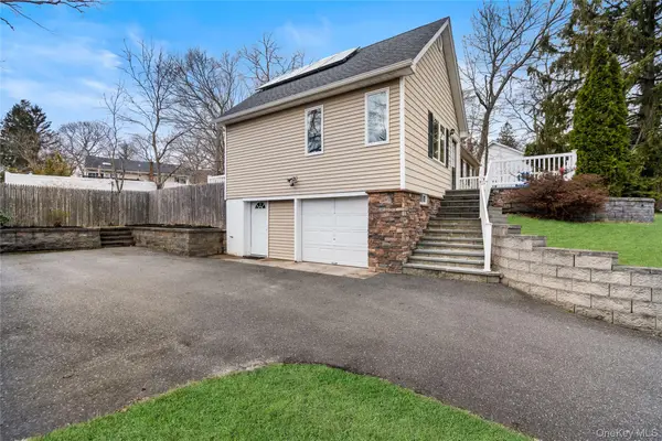 52 Hewlett Drive, Sound Beach, NY 11789