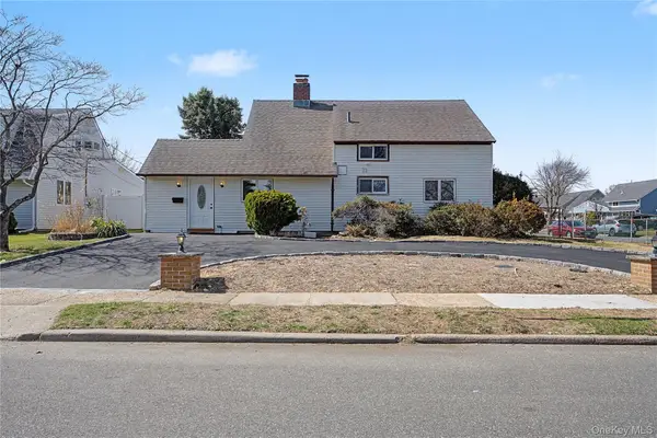 37 Fork Lane, Hicksville, NY 11801