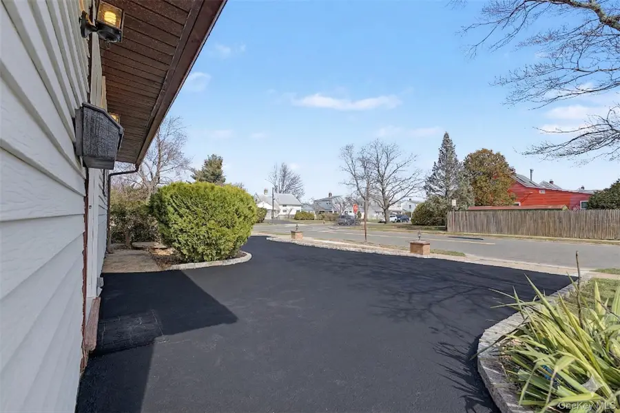 37 Fork Lane, Hicksville, NY 11801 - #2