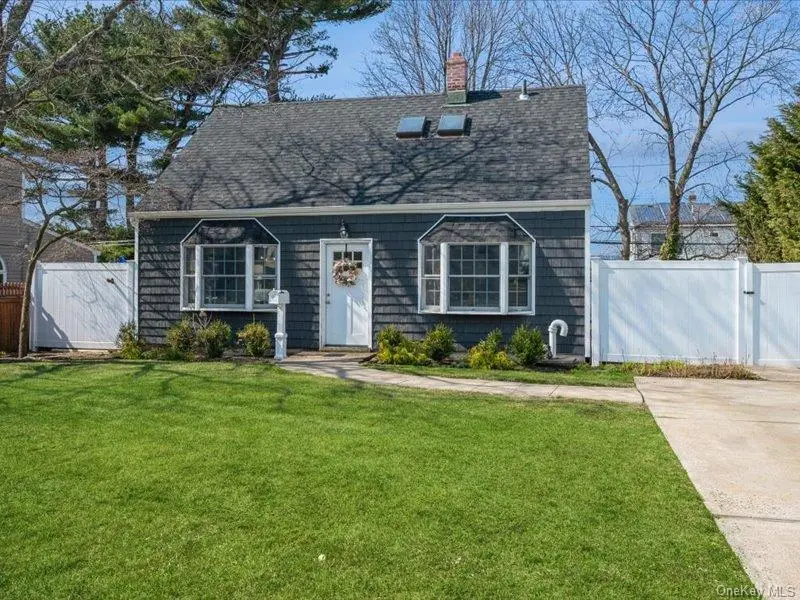 8 Crabtree Lane, Levittown, NY 11756 - #1