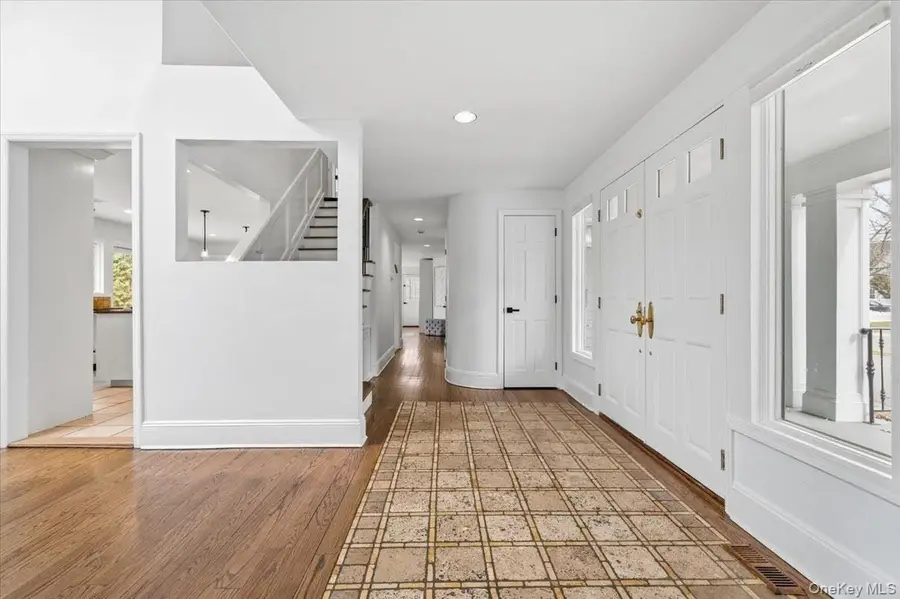 1040 Links Road, Woodmere, NY 11598 - #3