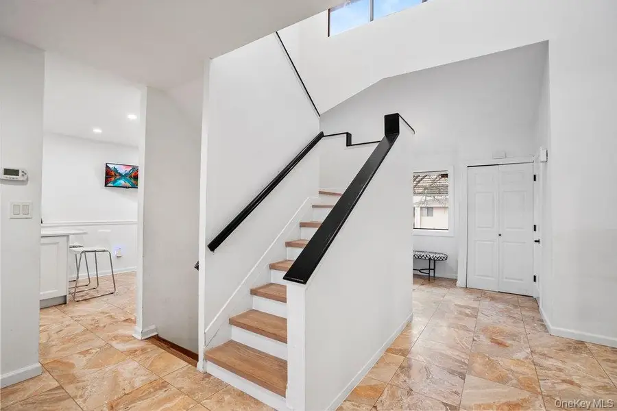 39 Chestnut Lane, Woodbury, NY 11797 - #3