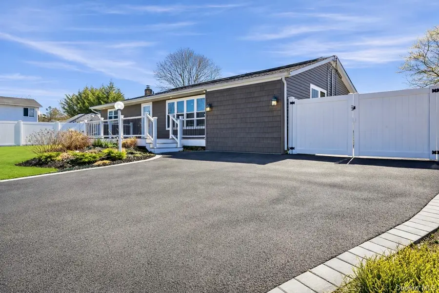 26 Patrician Street, Holbrook, NY 11741 - #3