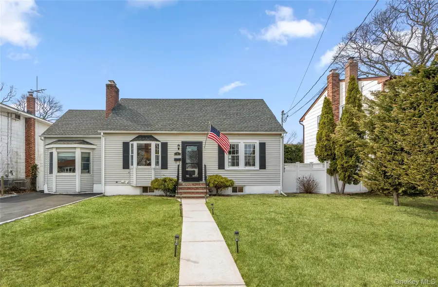 6 Mayflower Avenue, Massapequa Park, NY 11762 - #2