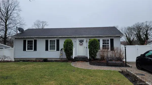 18 Hillcrest Road, Rocky Point, NY 11778