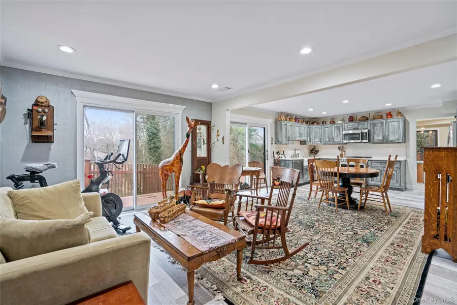 38 Maple Court, Jericho, NY 11753 - #3