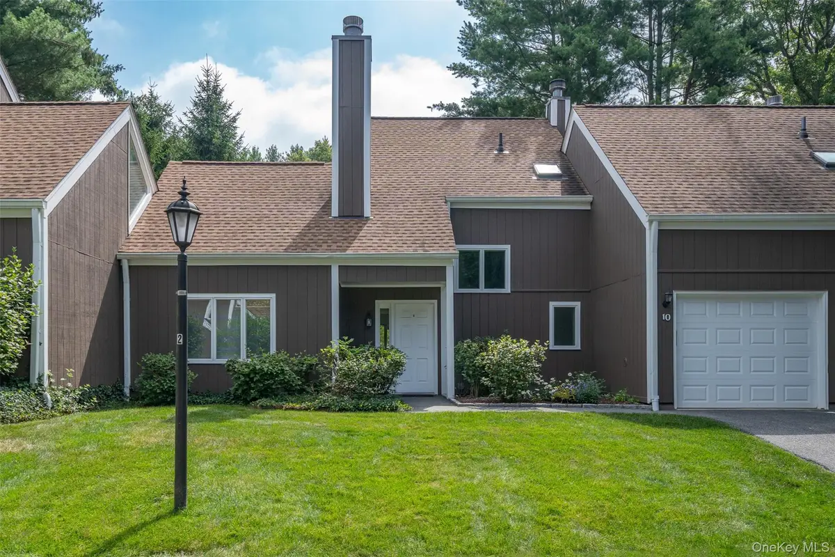 10 Grove Mews, Chappaqua, NY 10514 - #1