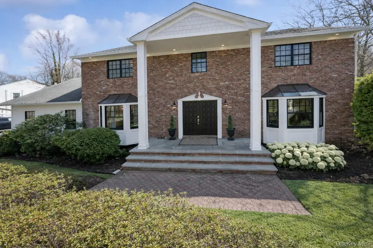 21 Sleepy Lane, Melville, NY 11747 - #1