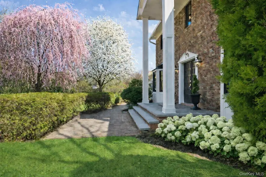 21 Sleepy Lane, Melville, NY 11747 - #2