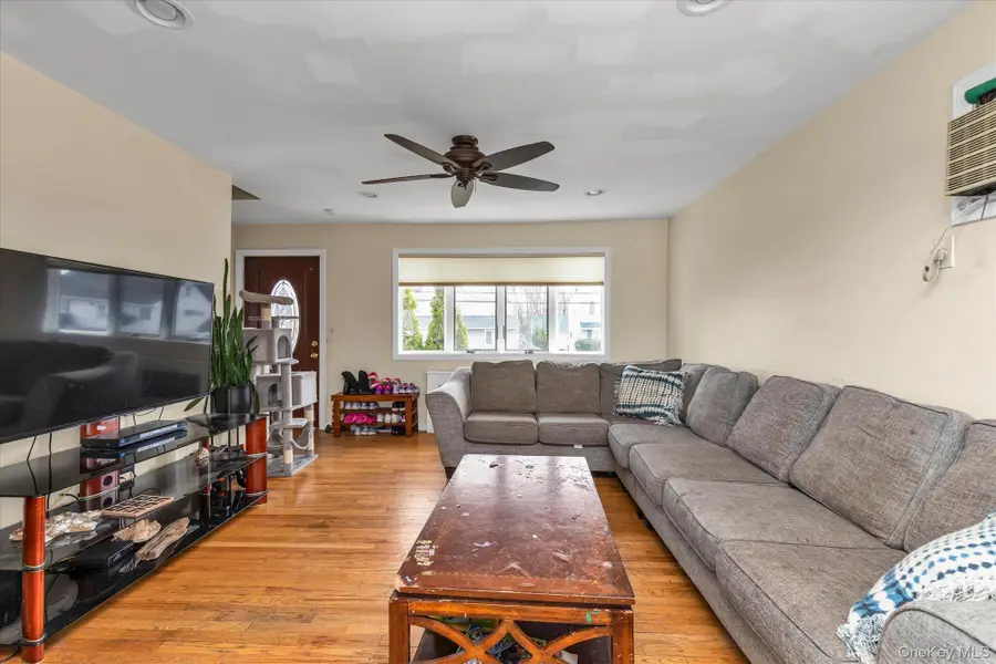 2542 Wantagh Avenue, Wantagh, NY 11793 - #2