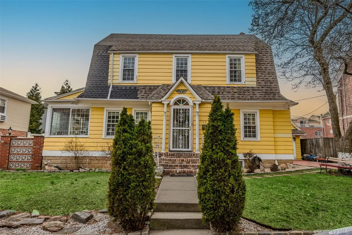 12-40 Beech Court, College Point, NY 11356 - #1