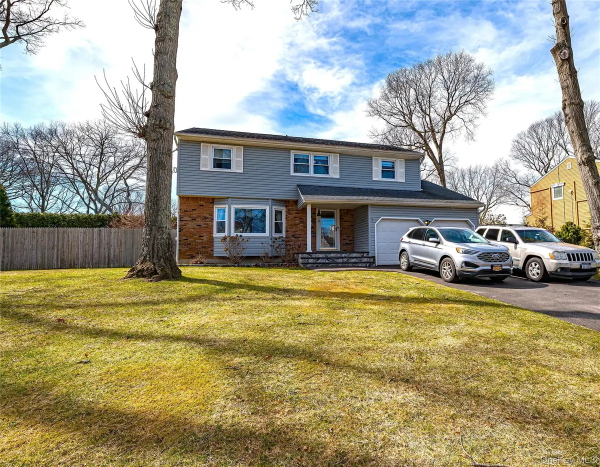 6 Roman Court, Lake Grove, NY 11755 - #1