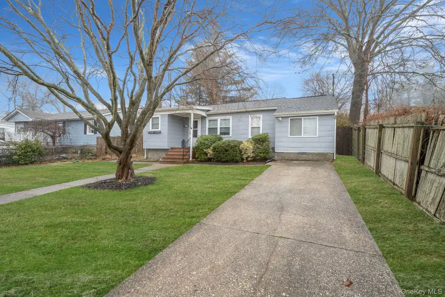 11 Rosemont Avenue, Farmingville, NY 11738 - #3