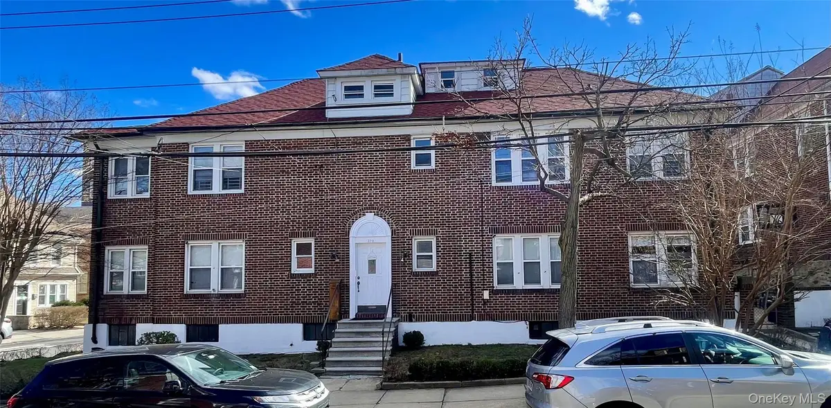 372 E 235th Street, Bronx, NY 10470 - #1