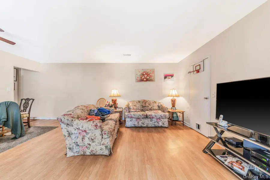 9 Kiowa Court #9, Coram, NY 11727 - #3