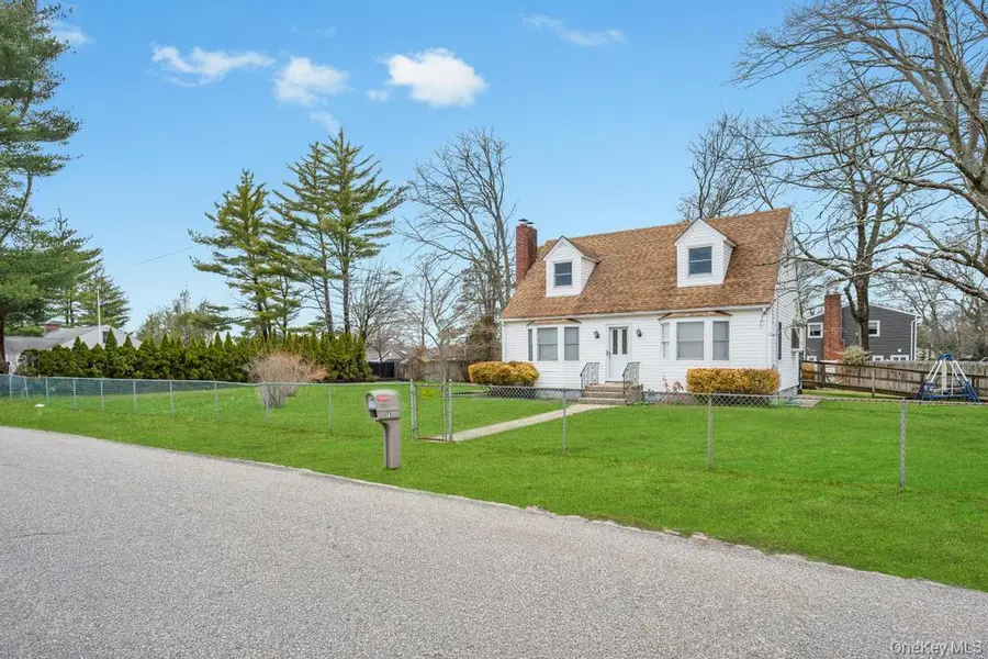 171 N Ontario Street, Ronkonkoma, NY 11779 - #2