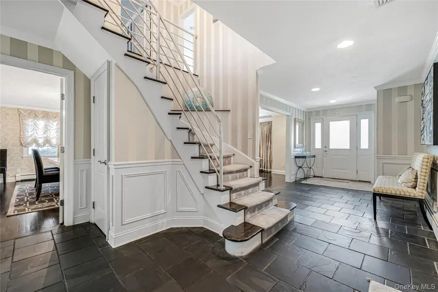 18 Woodland Road, Roslyn, NY 11576 - #2