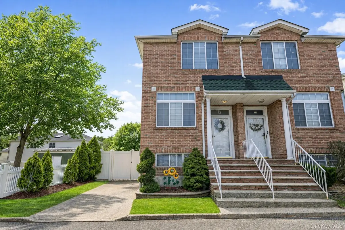 10 Dunhill Lane, Staten Island, NY 10309 - #1