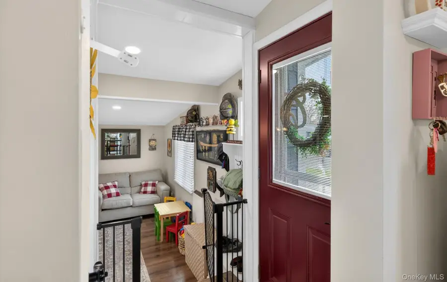 8 Duane Drive, Ronkonkoma, NY 11779 - #3