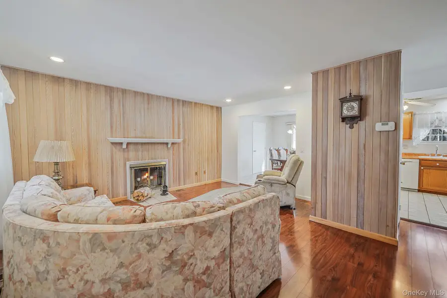 8 Huntington Commons #8, Yaphank, NY 11980 - #3