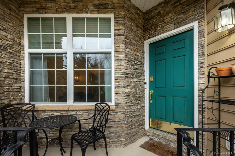 811 Huntington Drive, Fishkill, NY 12524 - #3