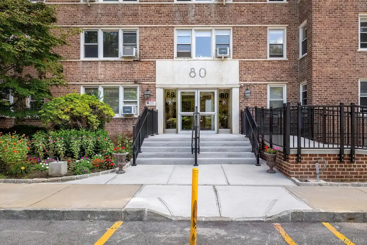 80 Knolls Crescent #6M, Bronx, NY 10463 - #1