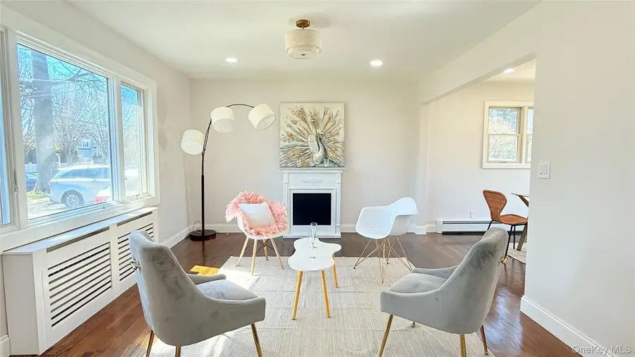 122 6th Street, Hicksville, NY 11801 - #3