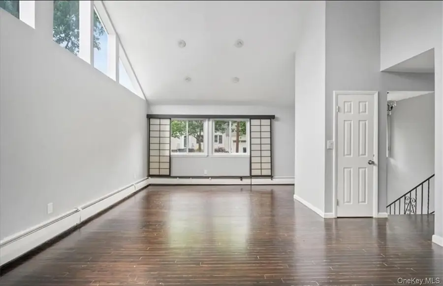 31 Kipling Street, Hartsdale, NY 10530 - #2