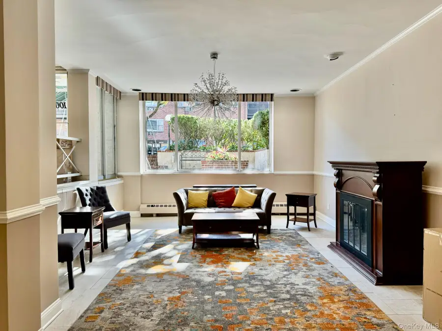 100 Lincoln Avenue #7B, Mineola, NY 11501 - #3