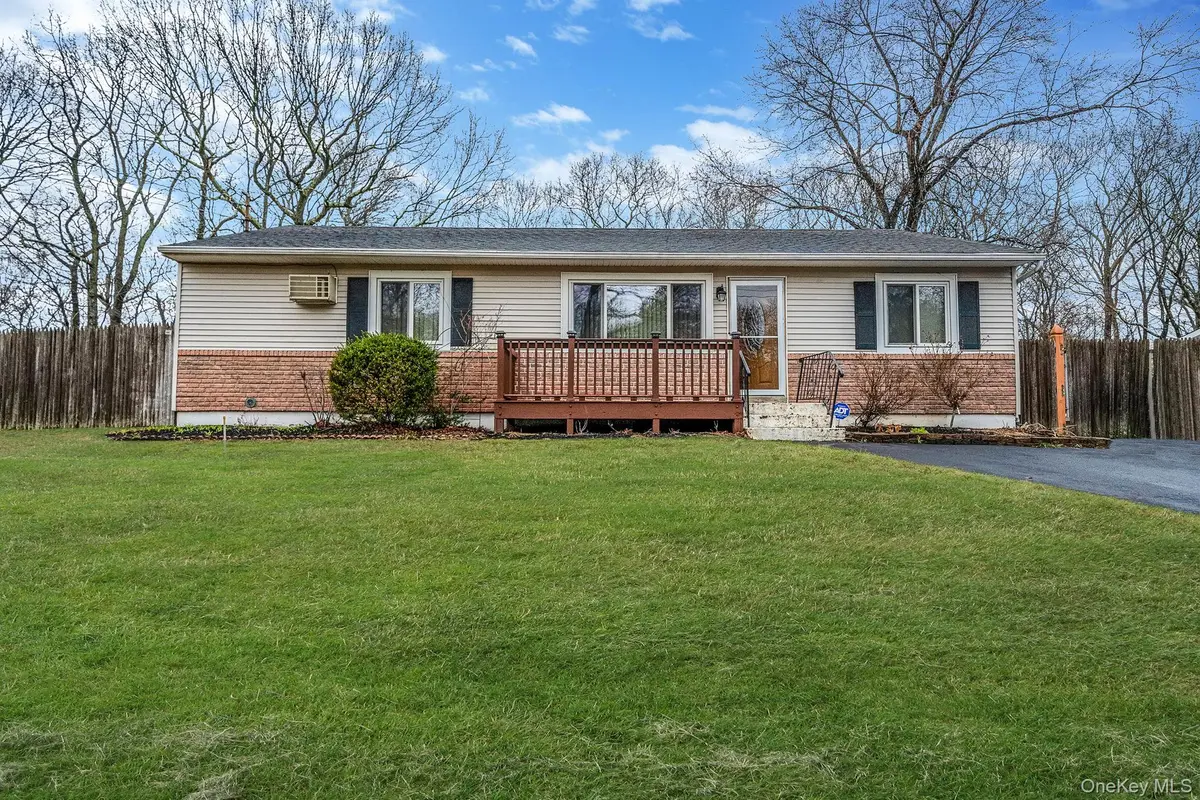 15 Carr Lane, Medford, NY 11763 - #1