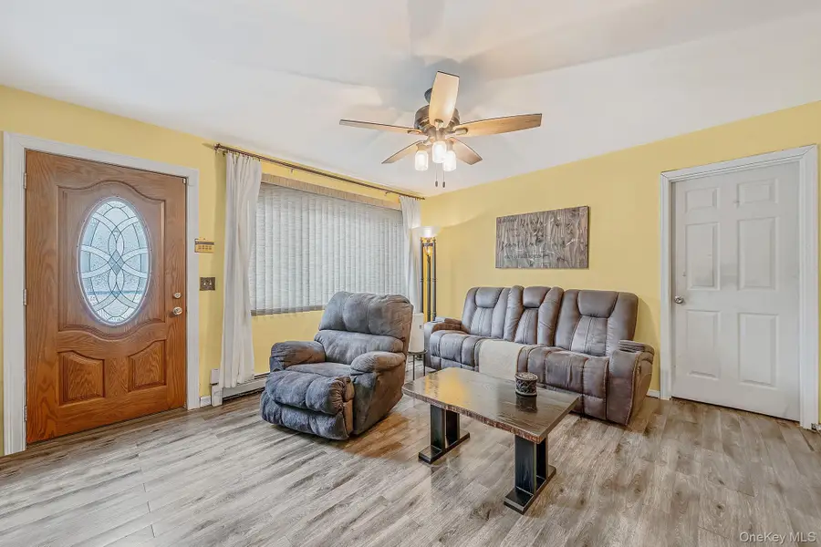 15 Carr Lane, Medford, NY 11763 - #3