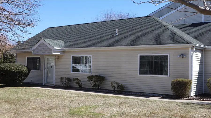 202 Gothic Circle, Manorville, NY 11949 - #3