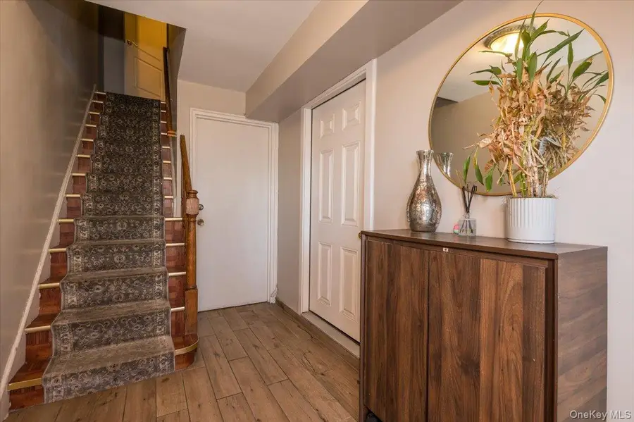 2515 Eastchester Road, Bronx, NY 10469 - #2