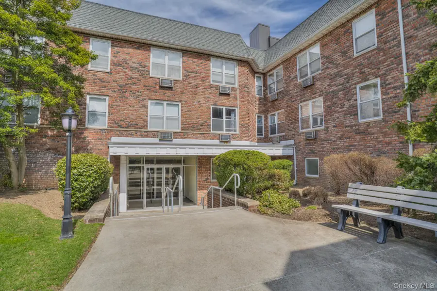 20 Daley Place #113, Lynbrook, NY 11563 - #2