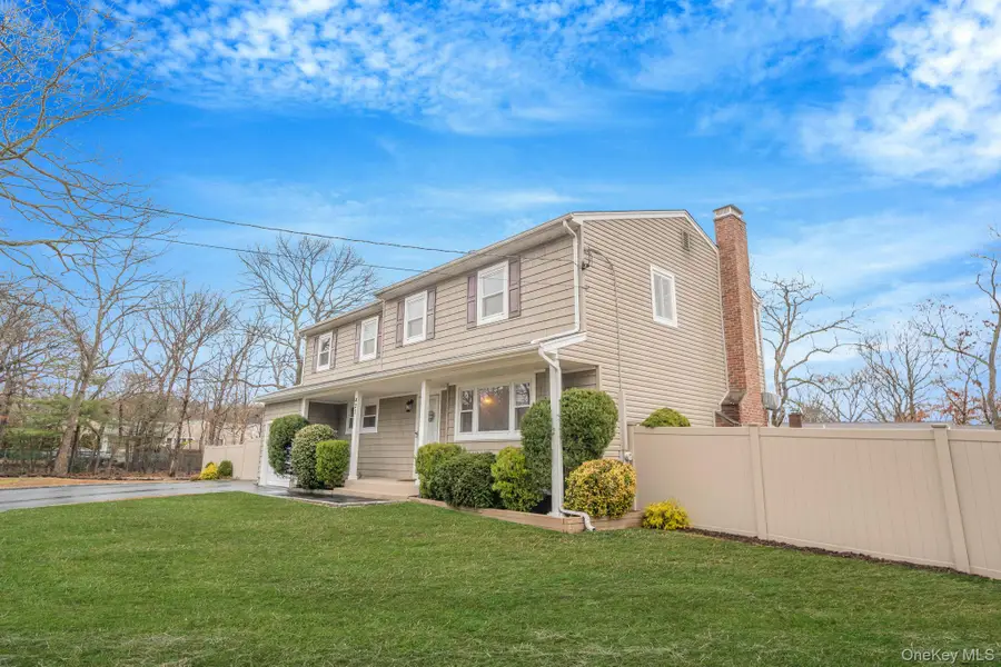 427 Bicycle Path, Coram, NY 11776 - #3