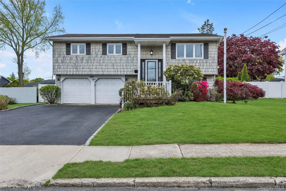 52 Mississippi Avenue, Bay Shore, NY 11706 - #1