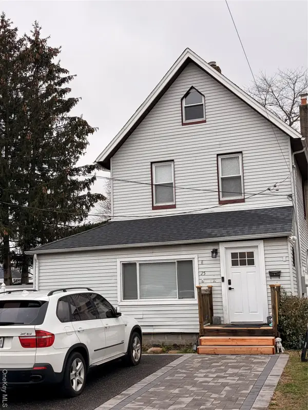 25 Hazel Street, Central Islip, NY 11722