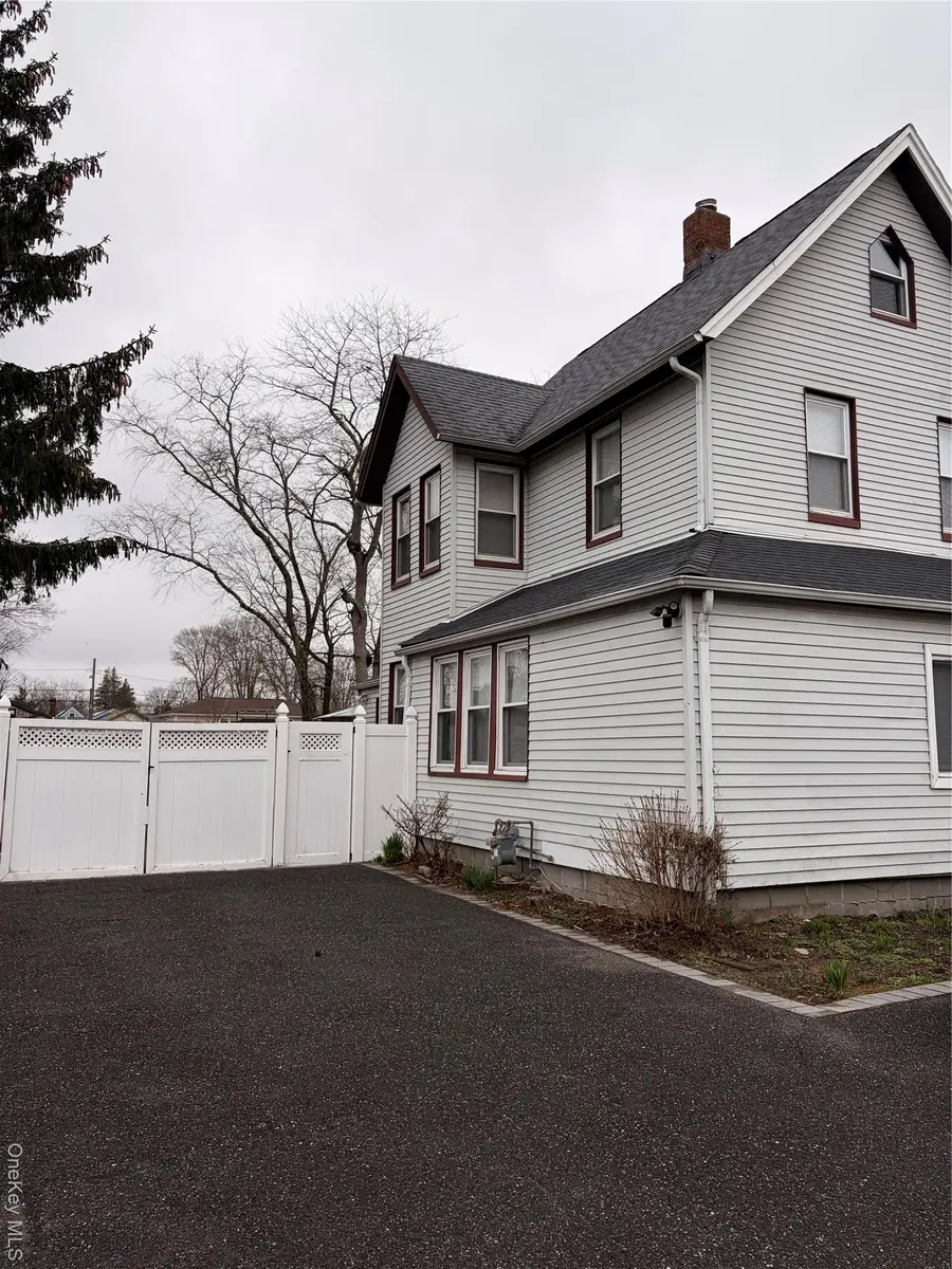 25 Hazel Street, Central Islip, NY 11722 - #2